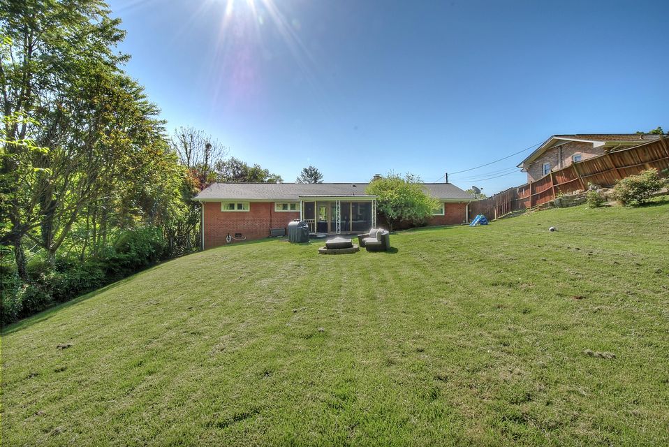 Photo #34: 1003 Ridgefield Circle