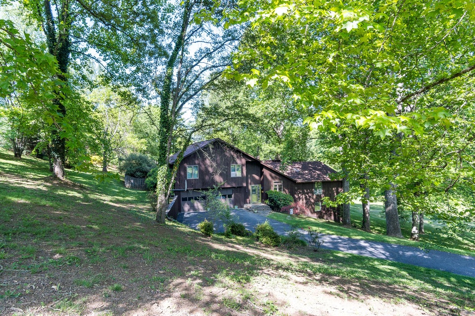 Photo #6: 1005 Woodstone Drive