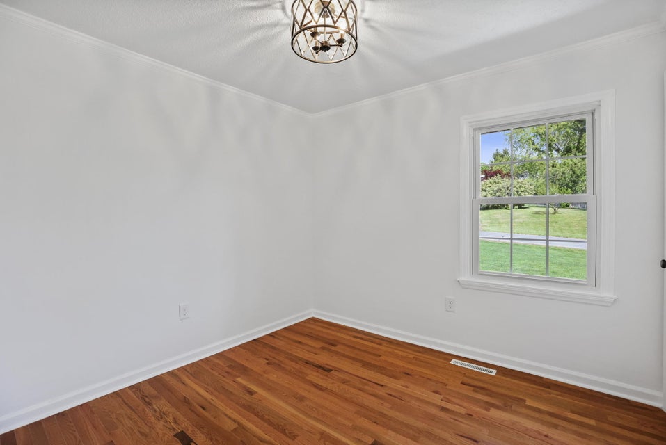 Photo #10: 158 Bellehaven Drive