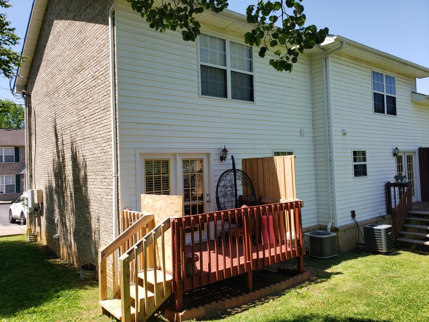 Photo #26: 3115 Walnut Street