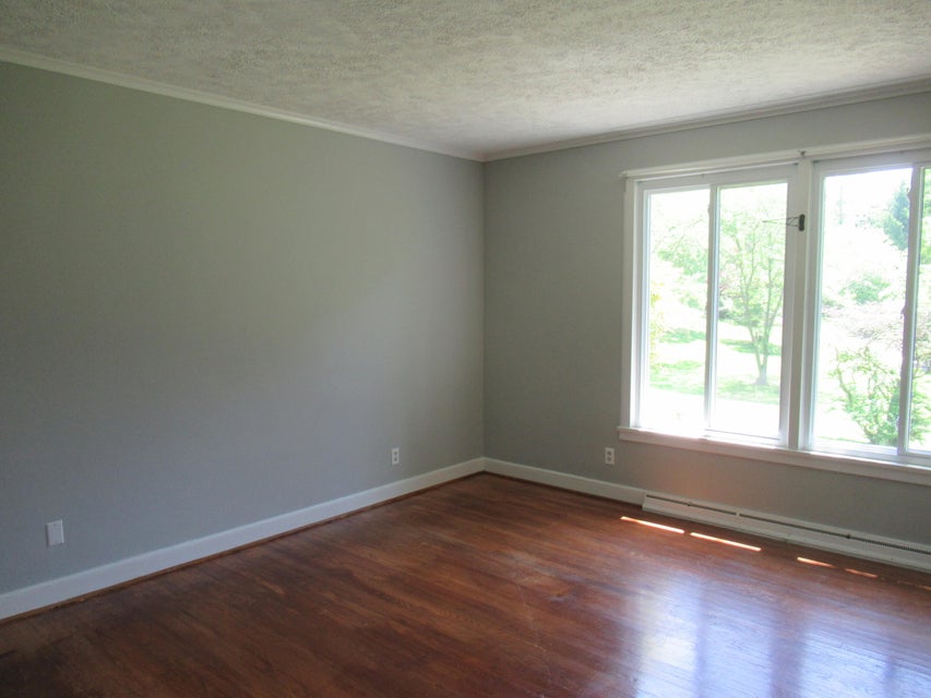 Photo #33: 104 Fieldcrest Road