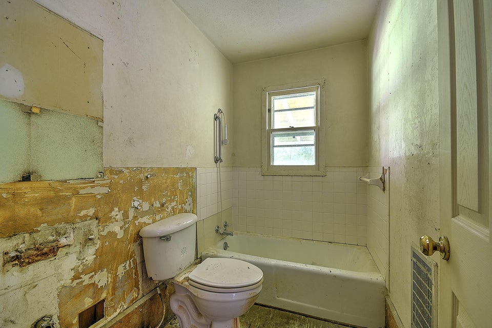 Photo #12: 120 Woodland Circle