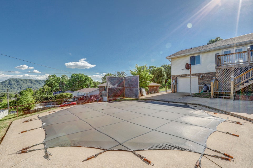 Photo #43: 1023 Starling Drive