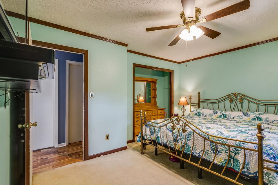 Photo #17: 705 Seven Oaks Drive
