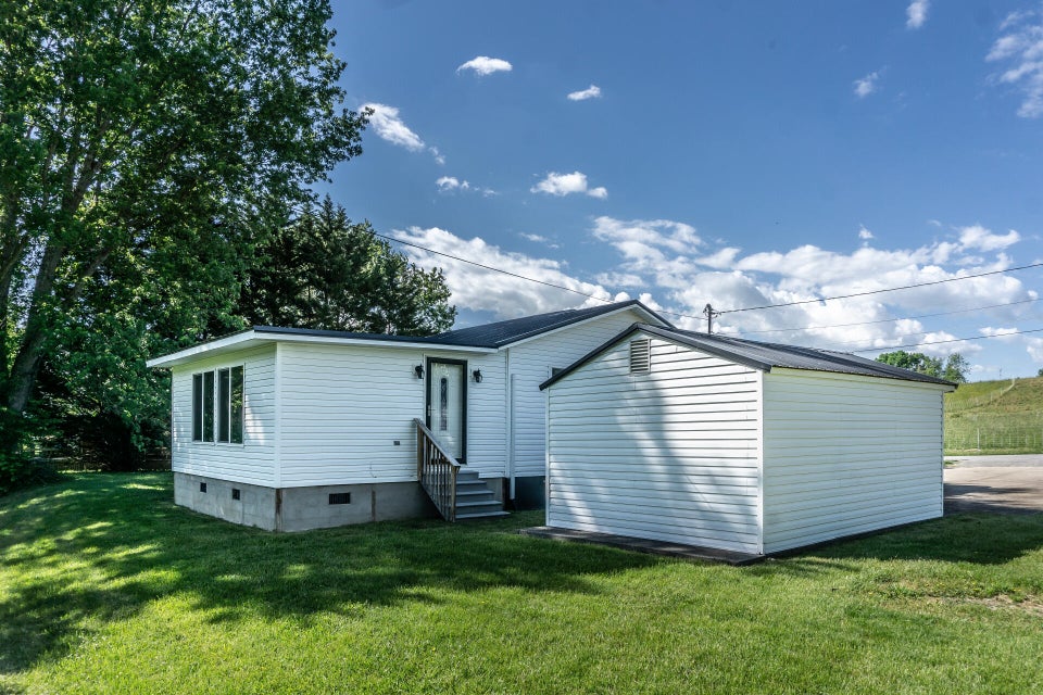 Photo #5: 150 Leonard Drive
