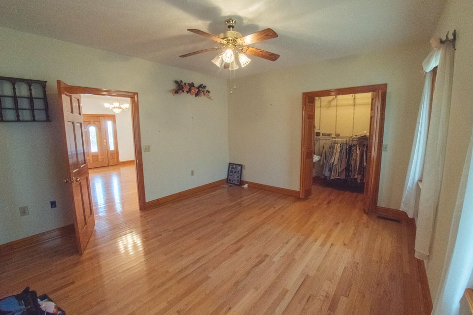 Photo #32: 191 Elizabeth Drive