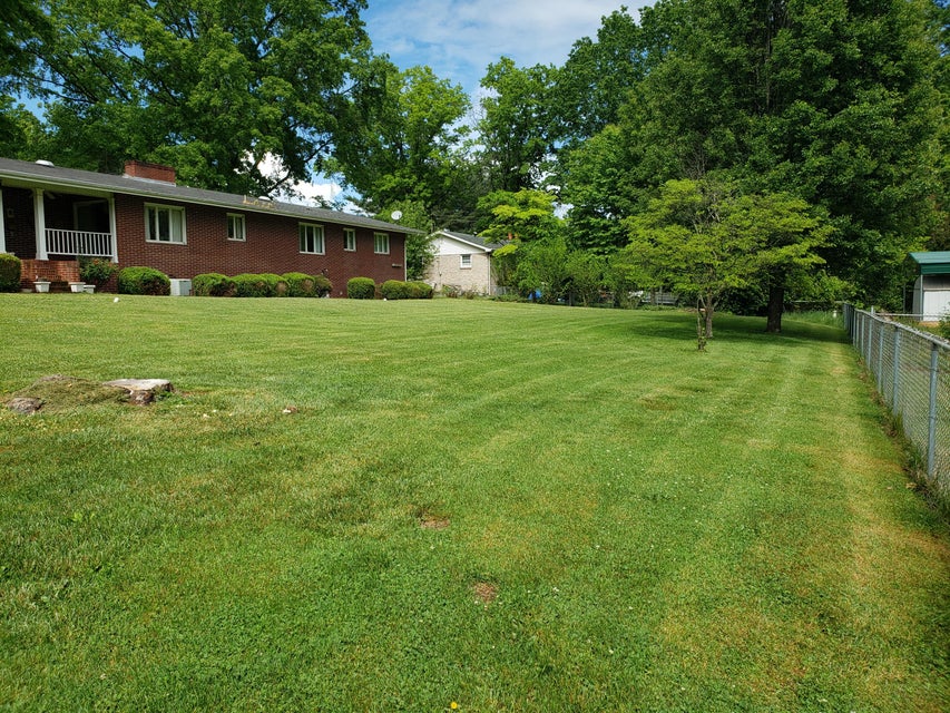 Photo #4: 876 Falcon Drive