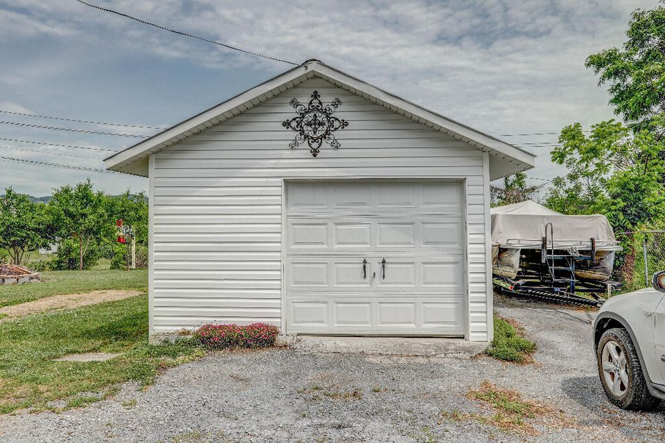 Photo #4: 917 Anderson Street