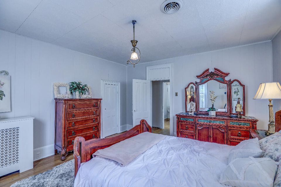 Photo #25: 917 Anderson Street