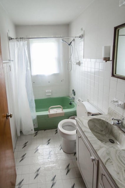Photo #14: 216 Sunbury Court