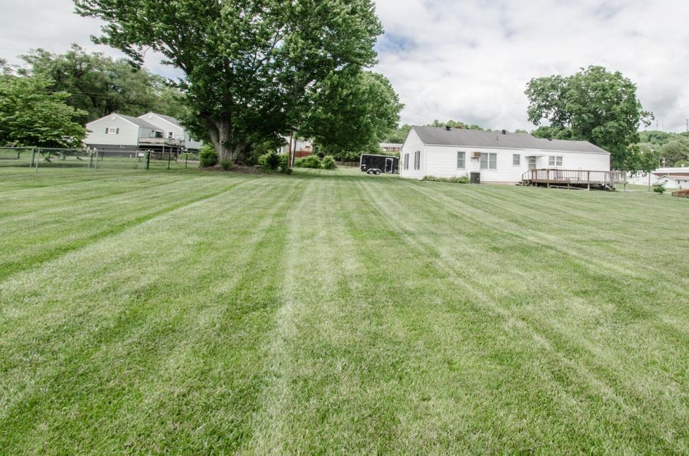 Photo #18: 216 Sunbury Court