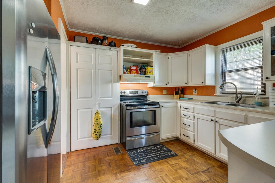 Photo #12: 214 K Street Street