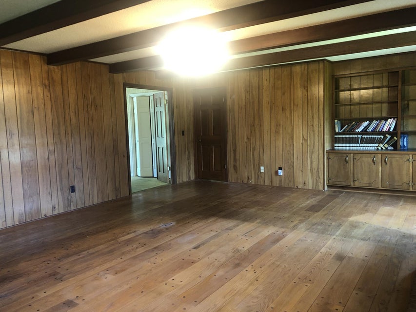 Photo #22: 714 Fairway Drive