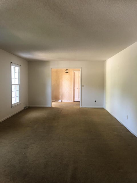Photo #16: 714 Fairway Drive
