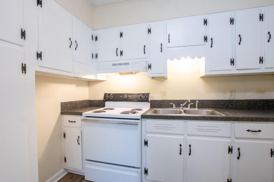 Photo #7: 1740 Bonham Road