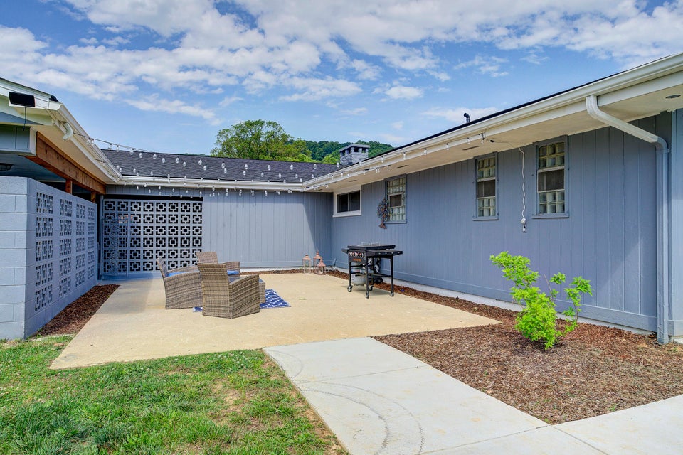 Photo #13: 701 Sinasta Drive