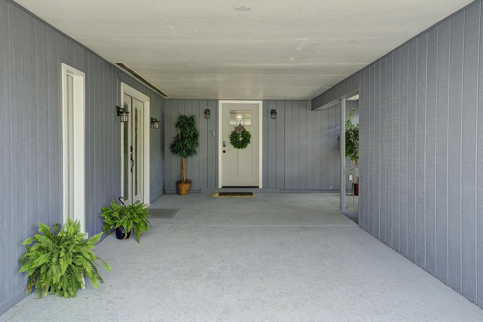 Photo #5: 701 Sinasta Drive