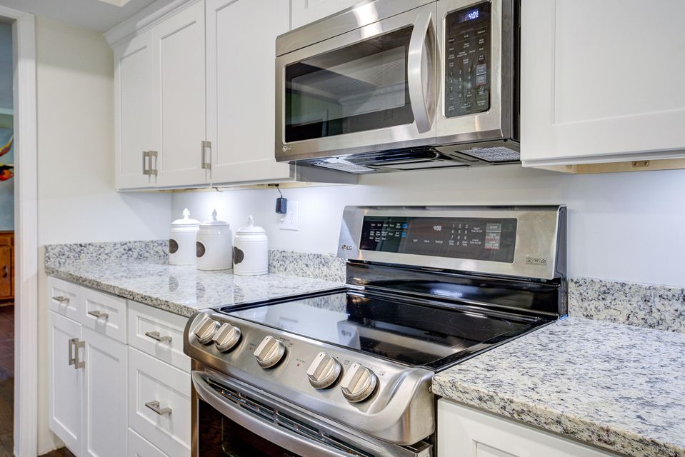 Photo #36: 701 Sinasta Drive