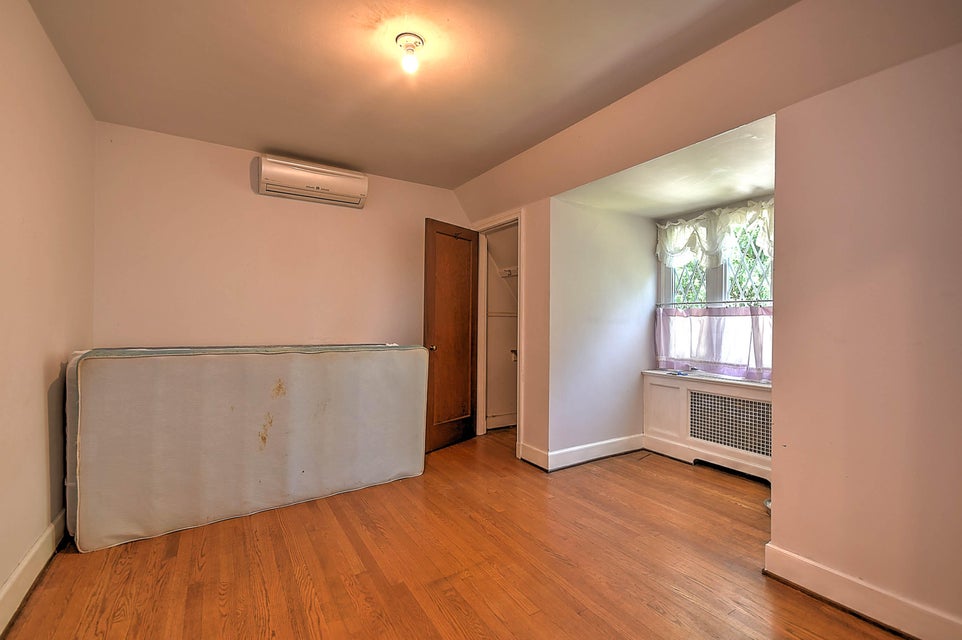 Photo #35: 1245 Watauga Street