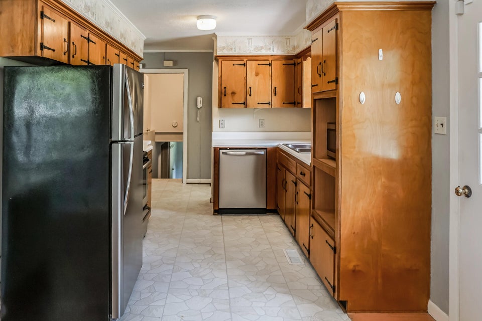 Photo #8: 1702 Moore Avenue
