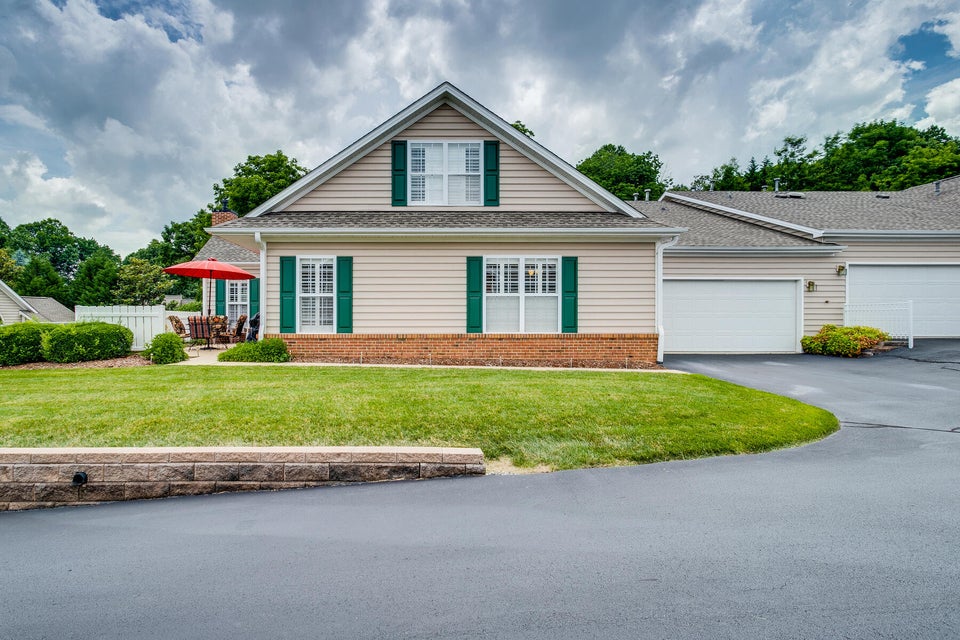 Photo #2: 158 Avonlea Place