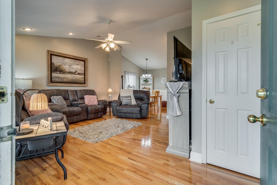 Photo #8: 210 Maple Ridge Drive