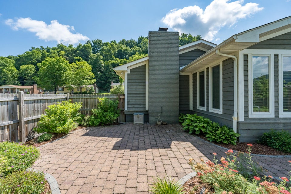 Photo #47: 2144 Longreen Road