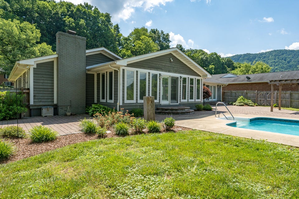 Photo #51: 2144 Longreen Road