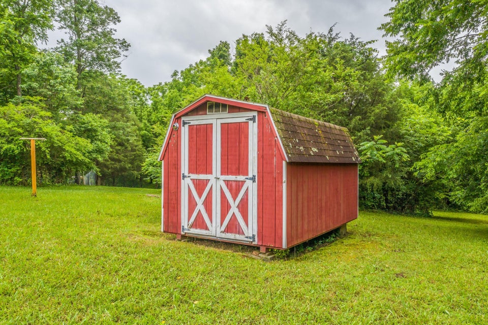 Photo #10: 5767 Buell Street