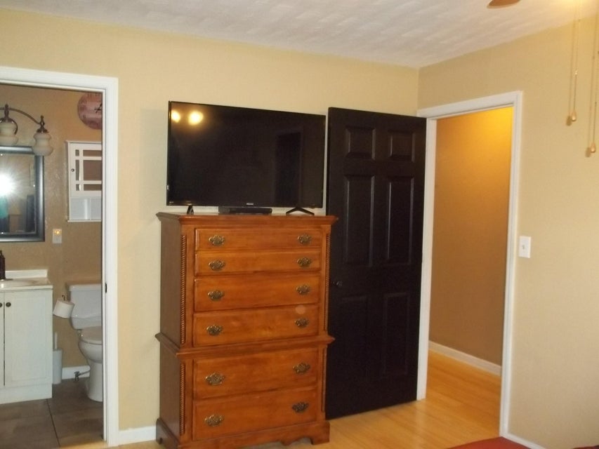 Photo #17: 124 Walnut Drive