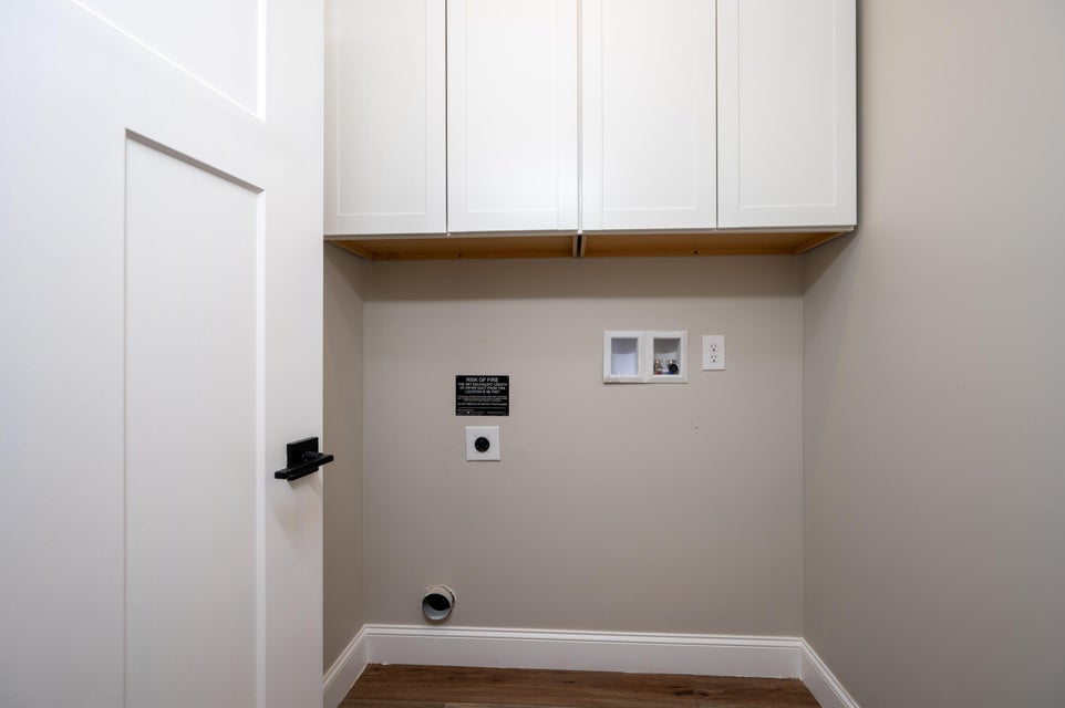 Photo #11: 818 Guaranda Drive