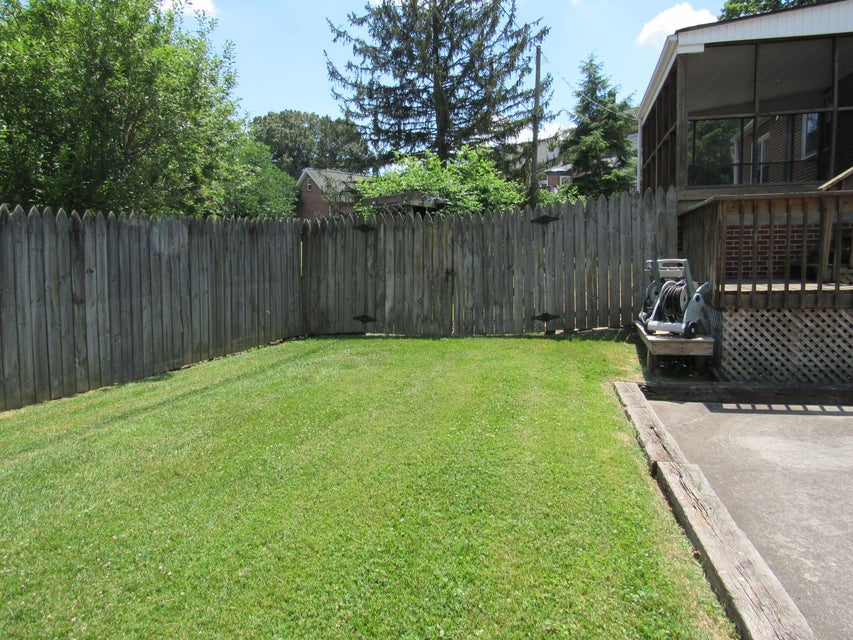 Photo #26: 1628 Belmeade Drive