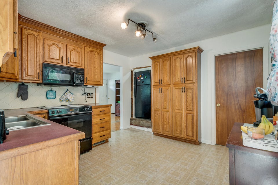 Photo #11: 1332 Bell Ridge Drive