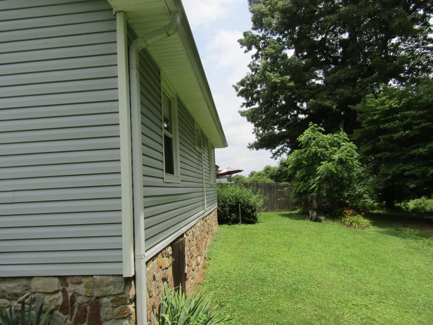 Photo #8: 221 Oak Street