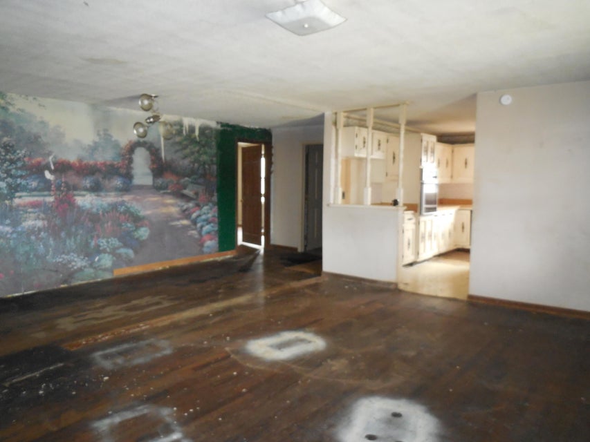 Photo #9: 621 Mcarthur Avenue