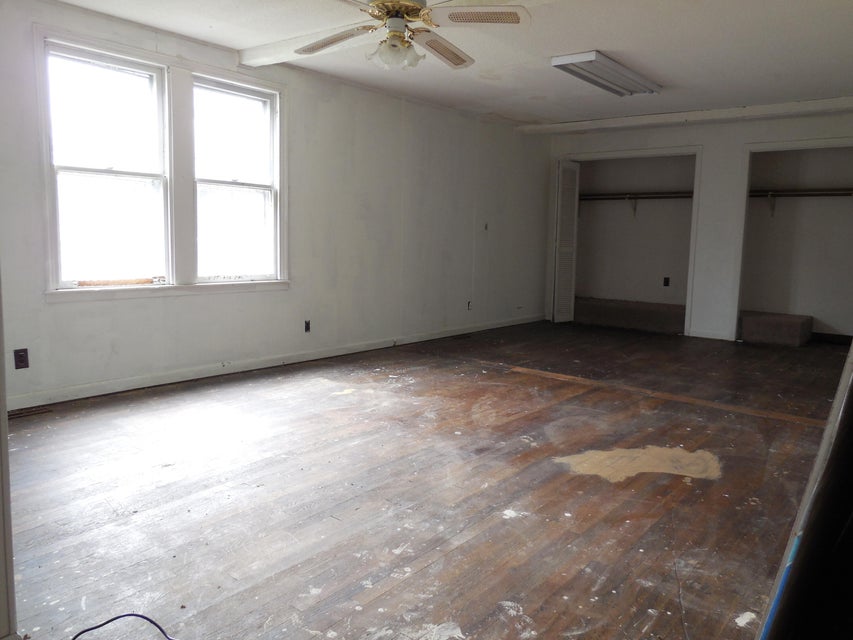 Photo #21: 621 Mcarthur Avenue