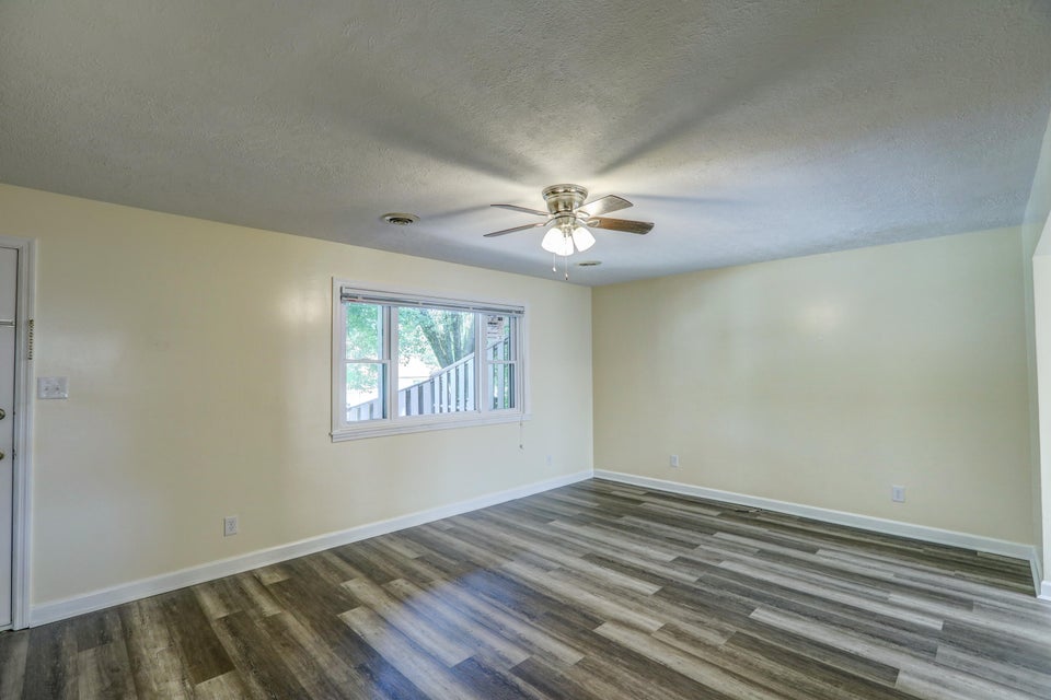 Photo #9: 74 Tulip Grove Circle