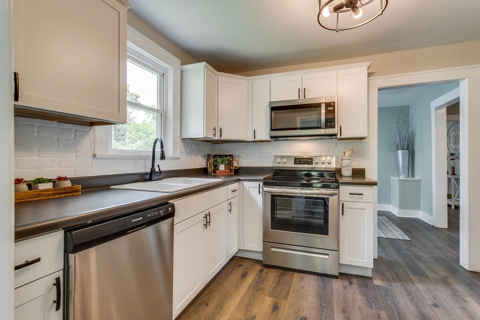 Photo #12: 2046 Carolina Avenue