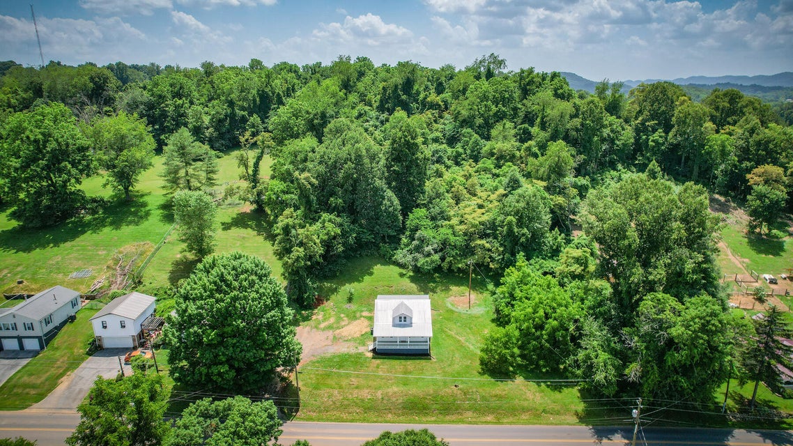 Photo #27: 2046 Carolina Avenue
