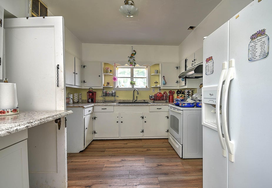 Photo #10: 1040 Summer Street