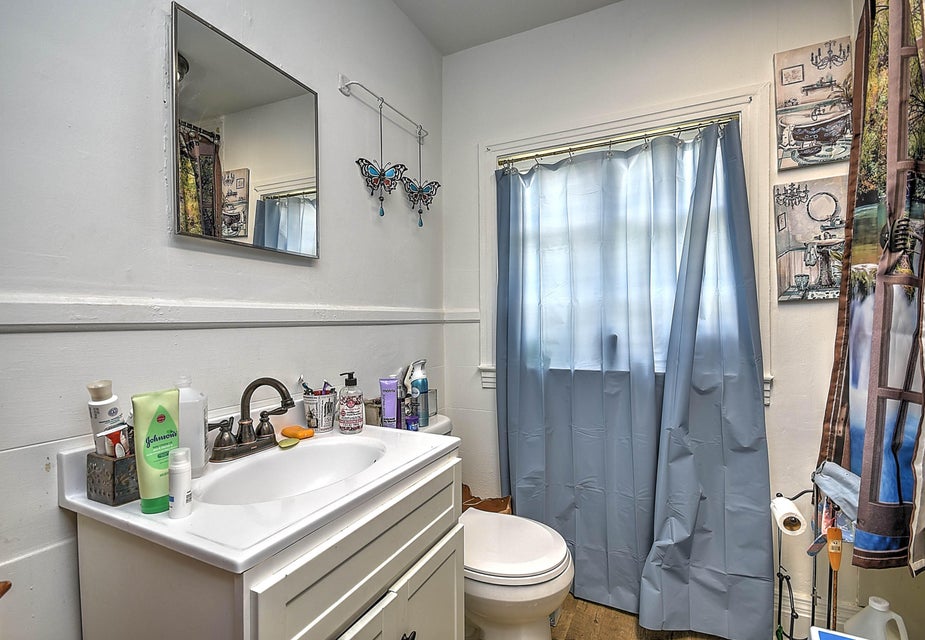 Photo #26: 1040 Summer Street