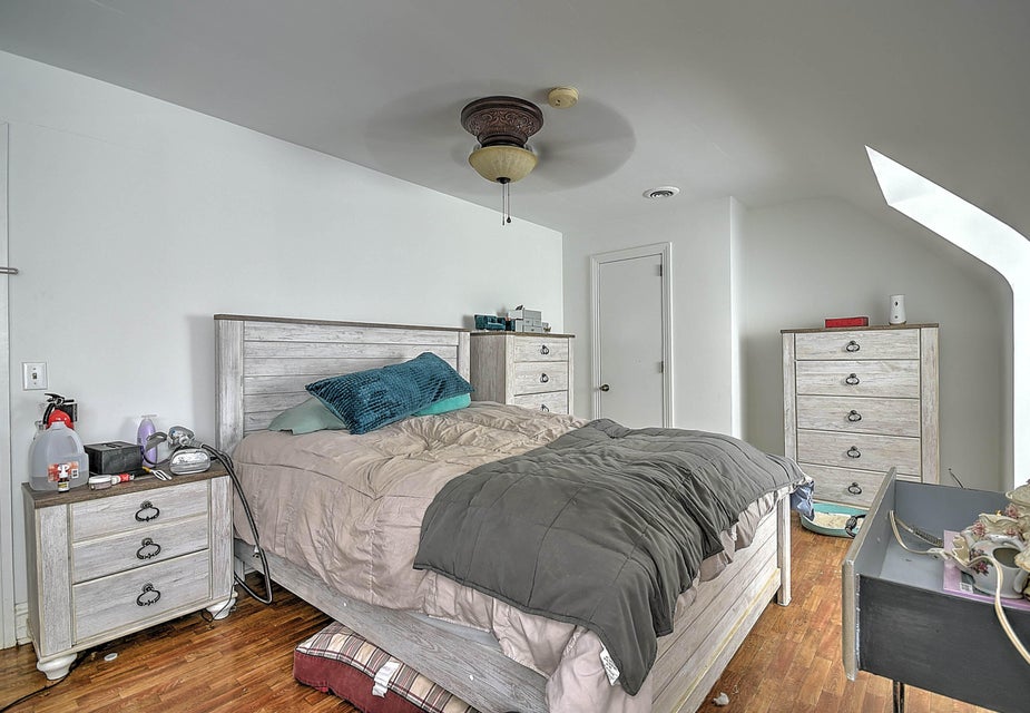 Photo #32: 1040 Summer Street