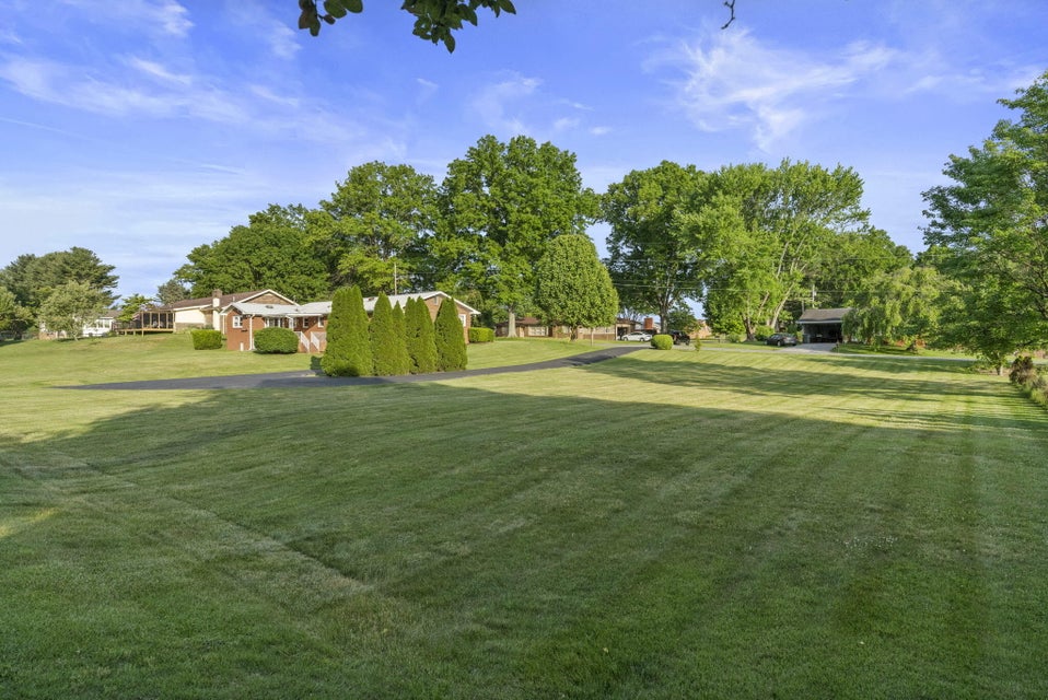 Photo #35: 867 Falcon Drive