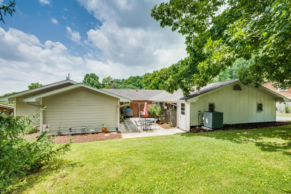 Photo #47: 3406 Amoyee Drive