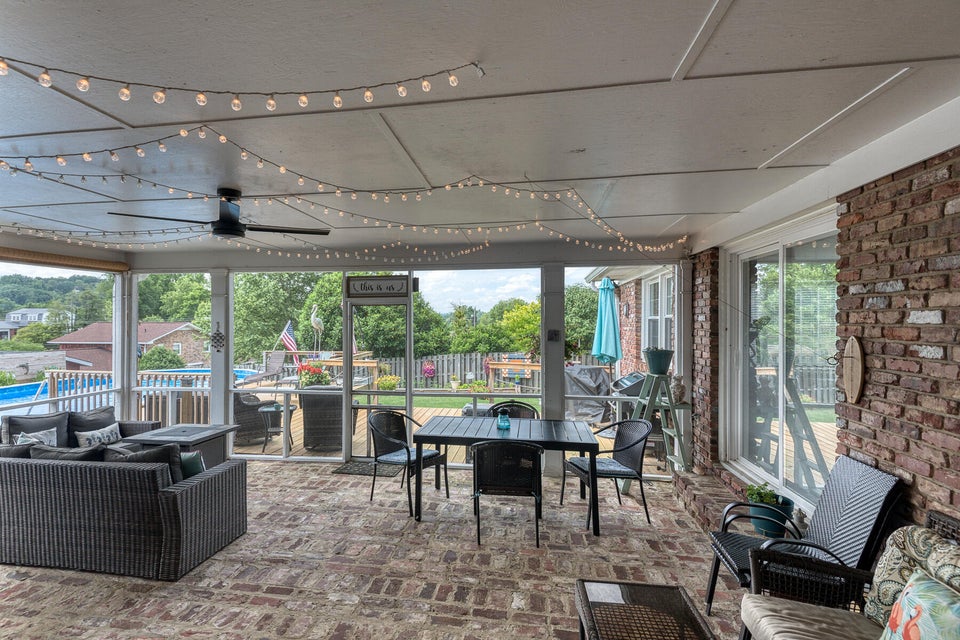 Photo #4: 405 Oakmont Drive