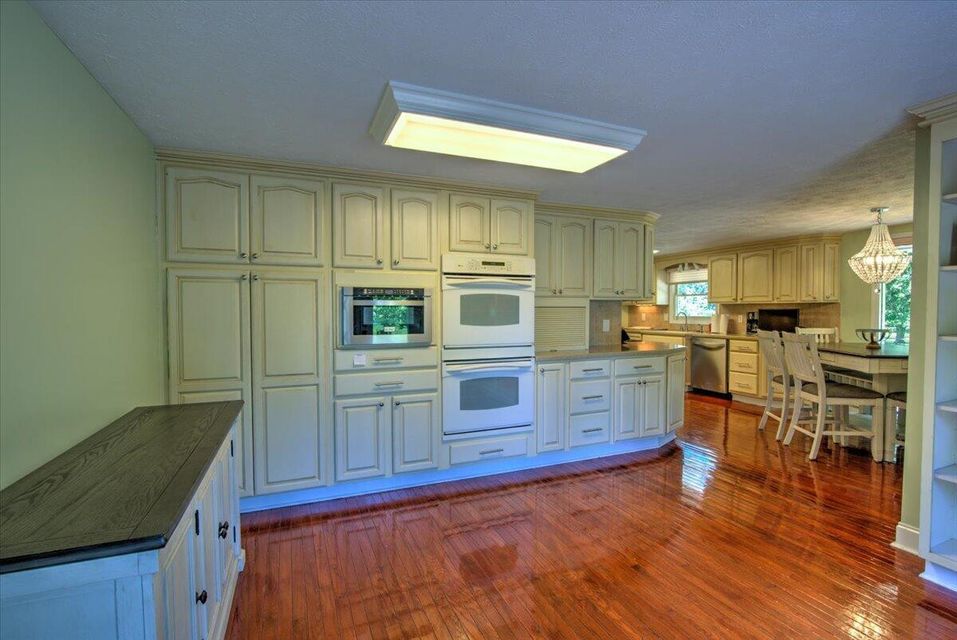 Photo #11: 701 Quail Hollow Drive