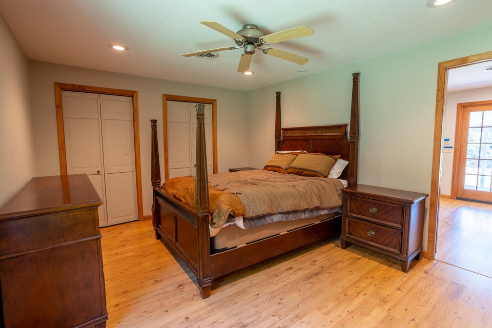 Photo #43: 915 Buckboard Road