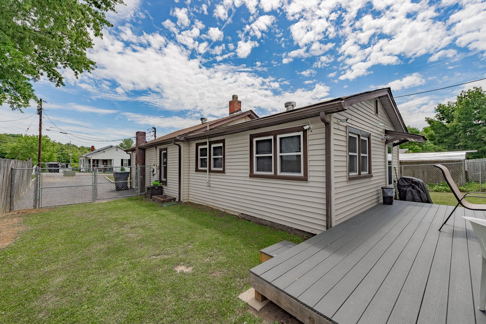 Photo #29: 205 Willow Street