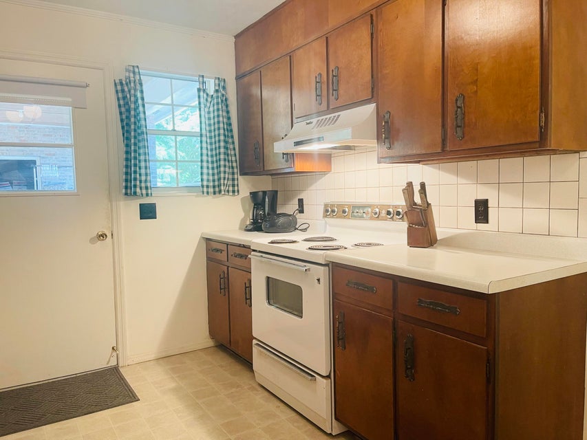 Photo #28: 616 Commanche Street Drive
