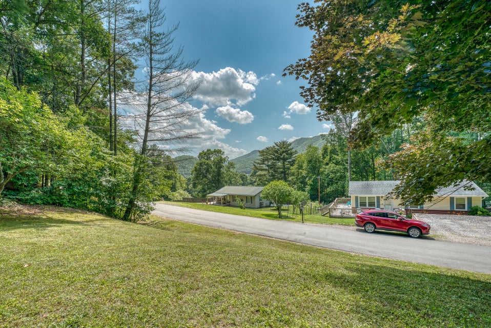 Photo #10: 472 Chestnut Drive